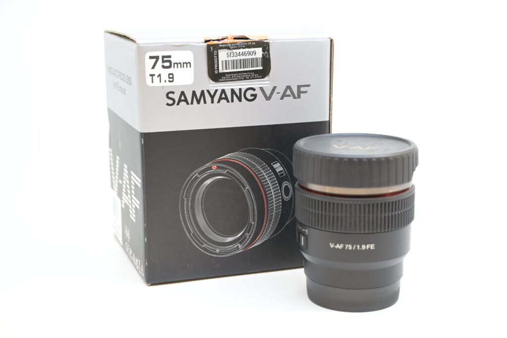 OBIETTIVO SAMYANG V-AF 75MM F/1.9