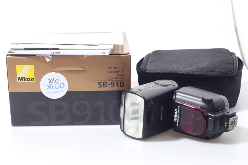 FLASH NIKON SPEEDLIGHT SB-910.