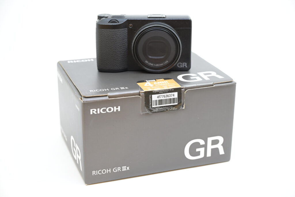 FOTOCAMERA COMPATTA APS-C RICOH GR IIIx